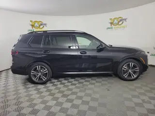 2025 BMW X7