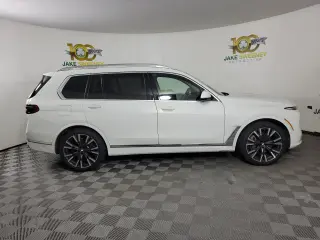 2024 BMW X7