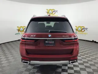 2026 BMW X7