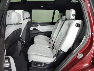 2026 BMW X7