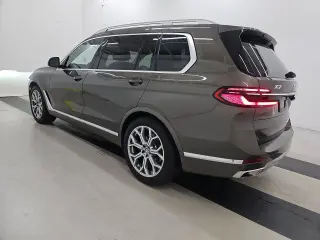 2026 BMW X7