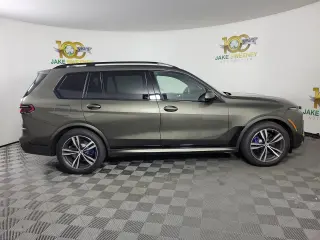 2026 BMW X7