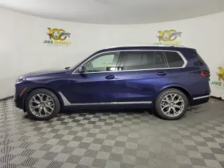 2025 BMW X7