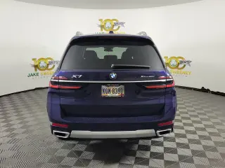 2025 BMW X7