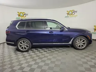 2025 BMW X7