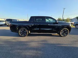 2025 GMC Sierra EV