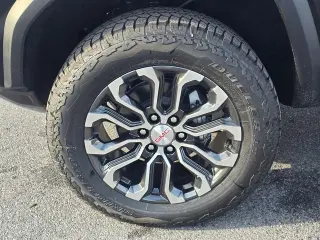 2026 GMC Canyon