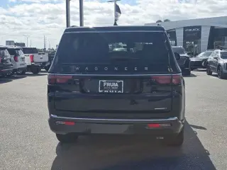 2022 Jeep Wagoneer