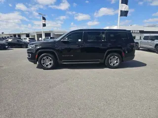 2022 Jeep Wagoneer