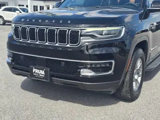 2022 Jeep Wagoneer