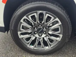 2024 GMC Yukon XL