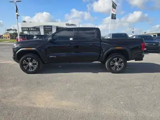 2023 GMC Canyon