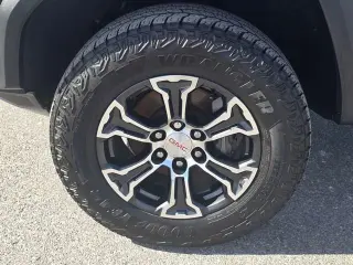2023 GMC Canyon