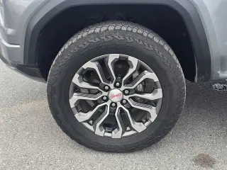 2023 GMC Canyon