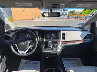 2016 Toyota Sienna