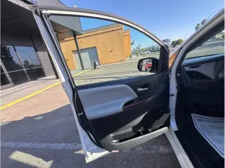 2016 Toyota Sienna