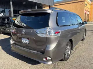 2016 Toyota Sienna