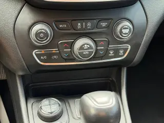 2022 Jeep Cherokee