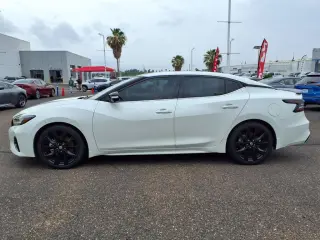 2022 Nissan Maxima