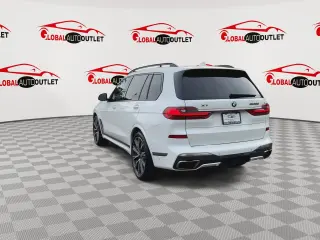 2021 BMW X7