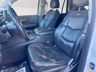 2017 CADILLAC Escalade