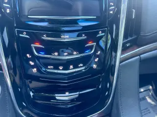 2017 CADILLAC Escalade