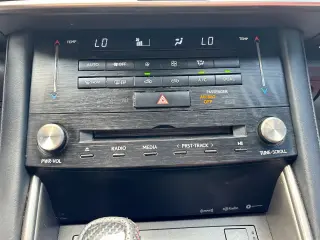 2018 LEXUS IS 300