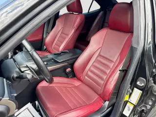 2018 LEXUS IS 300