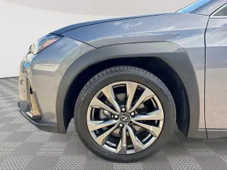 2019 LEXUS UX 200