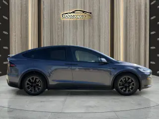 2022 Tesla Model X