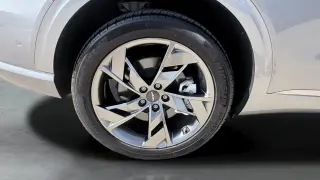 2023 Genesis Electrified GV70