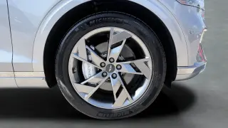 2023 Genesis Electrified GV70