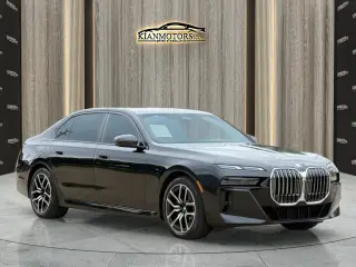 2025 BMW 740i