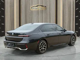2025 BMW 740i