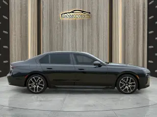 2025 BMW 740i