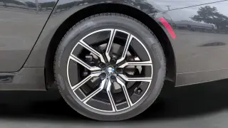 2025 BMW 740i