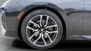 2025 BMW 740i