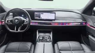 2025 BMW 740i
