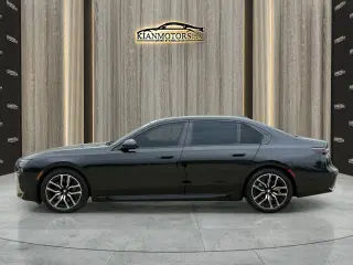 2025 BMW 740i