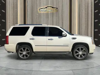 2012 CADILLAC Escalade