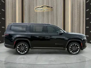 2022 Jeep Wagoneer
