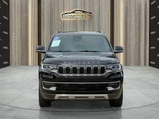 2022 Jeep Wagoneer