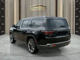 2022 Jeep Wagoneer