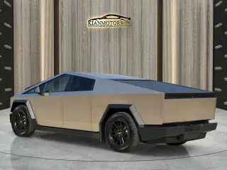 2025 Tesla Cybertruck