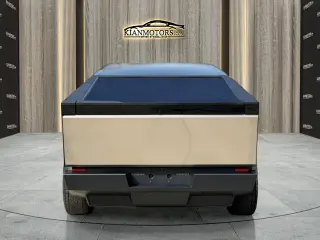 2025 Tesla Cybertruck