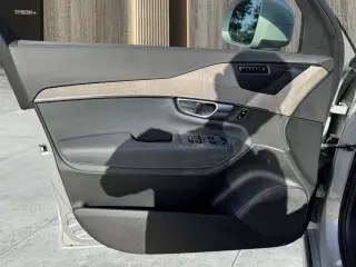 2024 Volvo XC90 plug-in hybrid