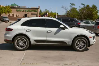 2017 Porsche Macan