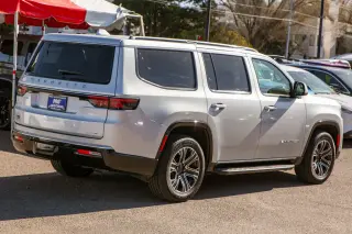 2022 Jeep Wagoneer