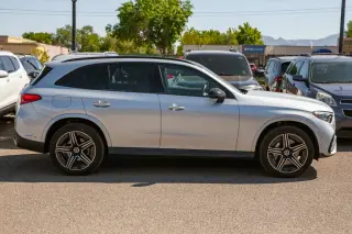 2024 Mercedes-Benz GLC 300