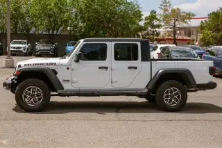 2025 Jeep Gladiator